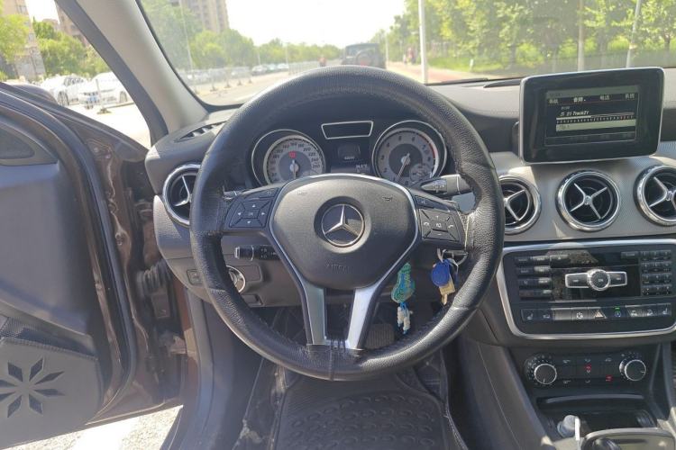 Used Mercedes-Benz GLA 2015 GLA 220 4MATIC Fashion Model Steering Wheel