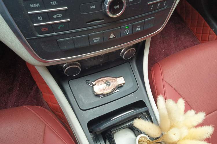 Used Mercedes-Benz GLA 2015 GLA 200 Fashion Model Vehicle Key