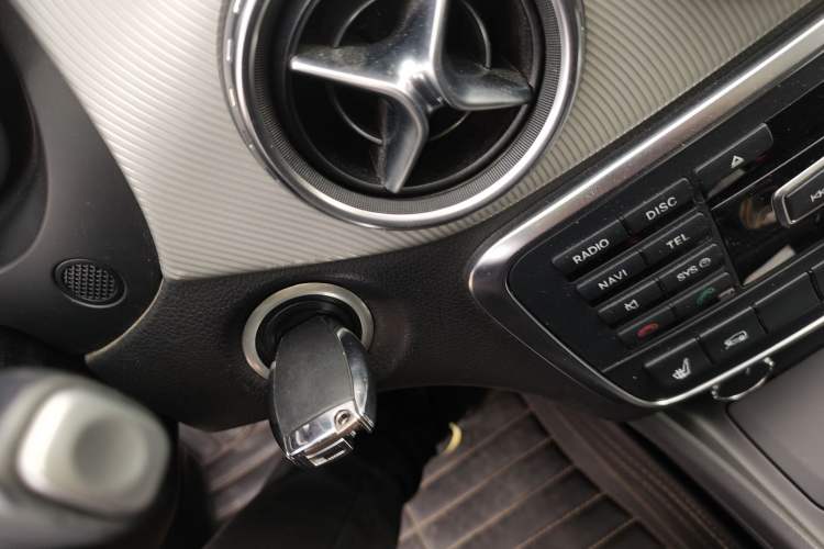 Used Mercedes-Benz GLA 2015 GLA 220 4MATIC Fashion Model Vehicle Key