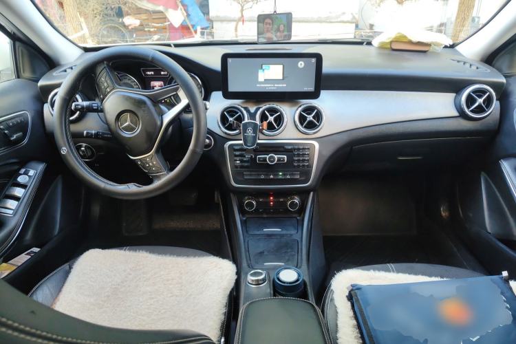 Used Mercedes-Benz GLA 2015 GLA 200 Center Console