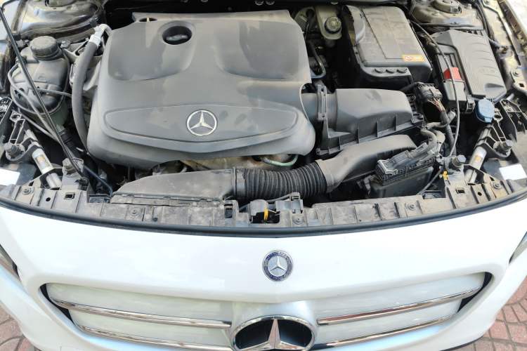 Used Mercedes-Benz GLA 2015 GLA 200 Engine Bay