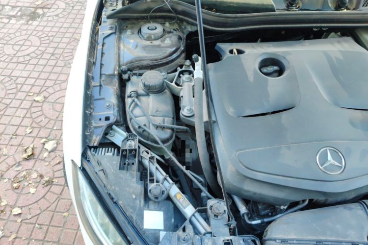 Used Mercedes-Benz GLA 2015 GLA 200 Engine Bay Right