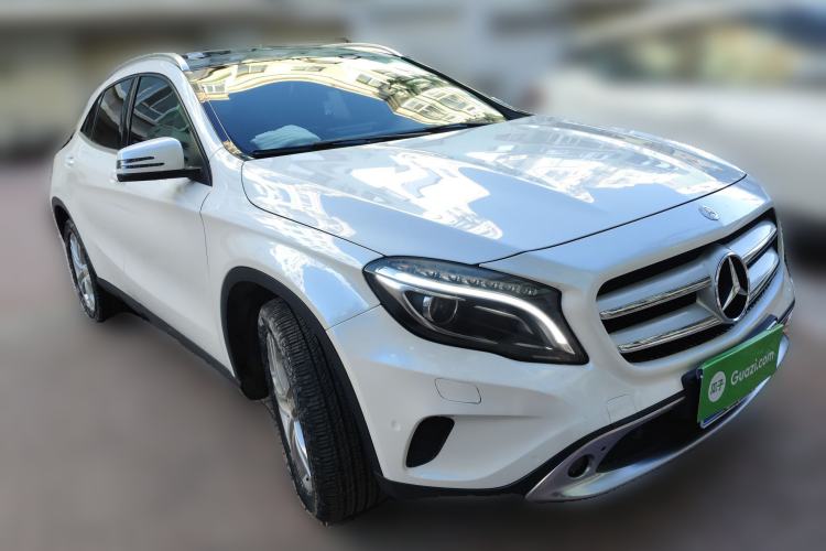 Used Mercedes-Benz GLA 2015 GLA 200 Front Right 45 Deg