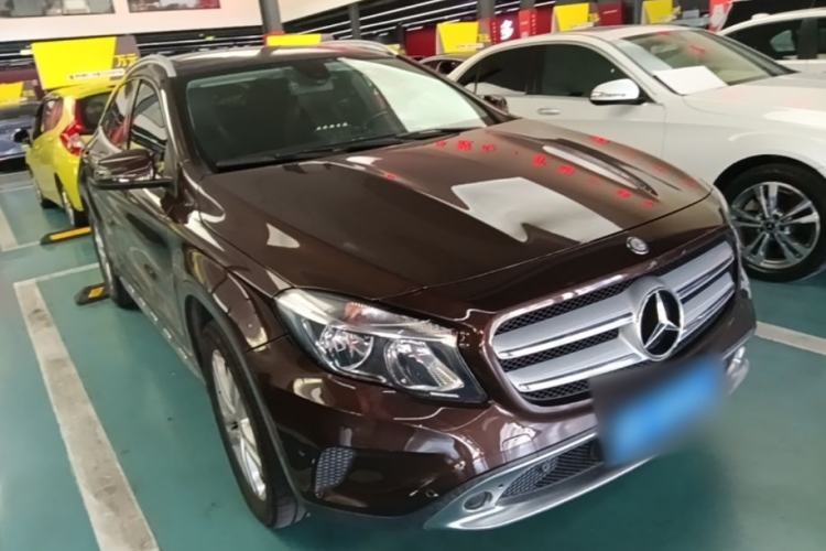 Used Mercedes-Benz GLA 2015 GLA 200 Sport Edition Front Right 45 Deg