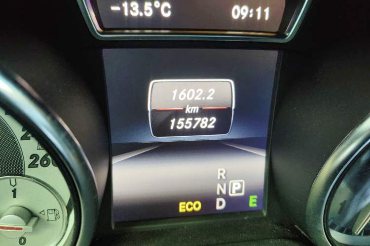 Used Mercedes-Benz GLA 2015 GLA 200 Odometer Close Up