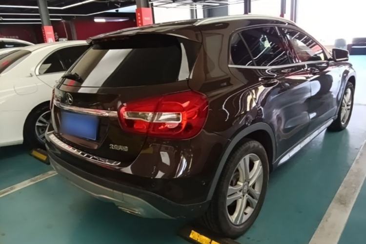 Used Mercedes-Benz GLA 2015 GLA 200 Sport Edition Rear Right 45 Deg