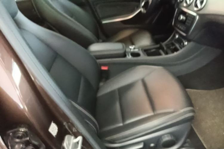 Used Mercedes-Benz GLA 2015 GLA 200 Sport Edition Right Front Seat
