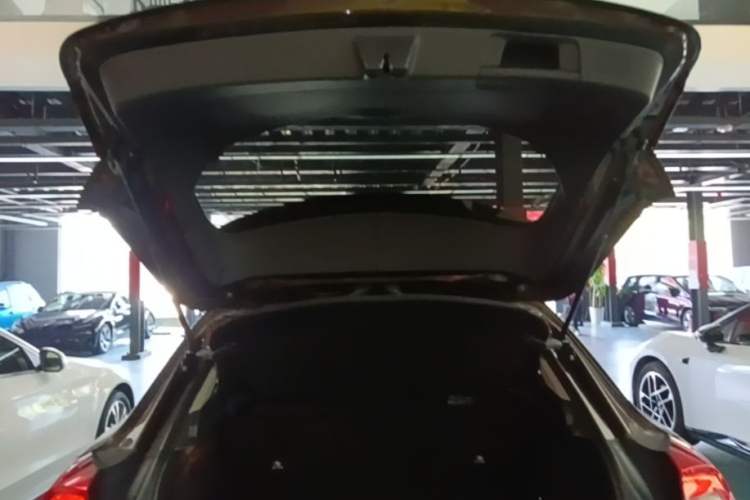 Used Mercedes-Benz GLA 2015 GLA 200 Sport Edition Trunk