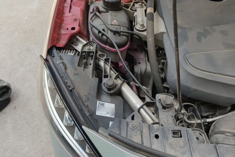 Used Mercedes-Benz GLA 2015 GLA 200 Fashion Model Engine Bay Right