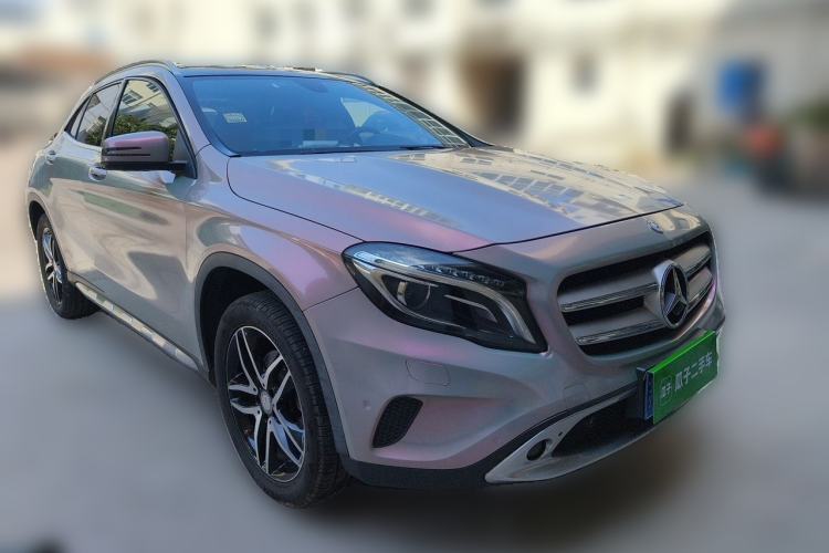 Used Mercedes-Benz GLA 2015 GLA 200 Fashion Model Front Right 45 Deg