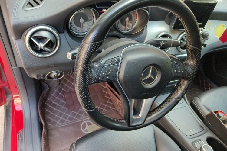 Used Mercedes-Benz GLA 2015 GLA 200 Fashion Model Steering Wheel