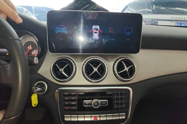 Used Mercedes-Benz GLA 2015 GLA 220 4MATIC Fashion Model Audio And AC Panel