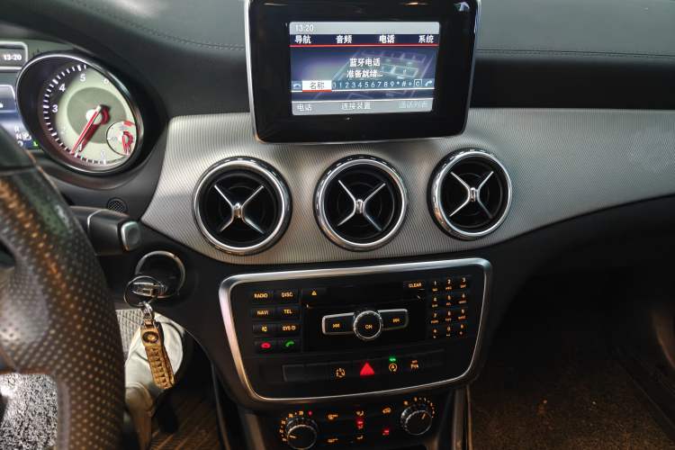 Used Mercedes-Benz GLA 2015 GLA 200 Fashion Model Audio And AC Panel