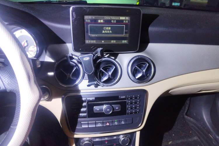 Used Mercedes-Benz GLA 2015 GLA 200 Sport Edition Audio And AC Panel