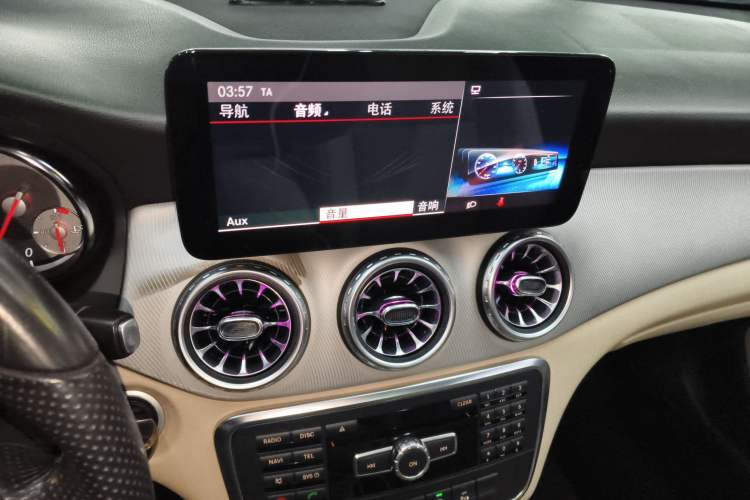 Used Mercedes-Benz GLA 2015 GLA 200 Sport Edition Audio And AC Panel
