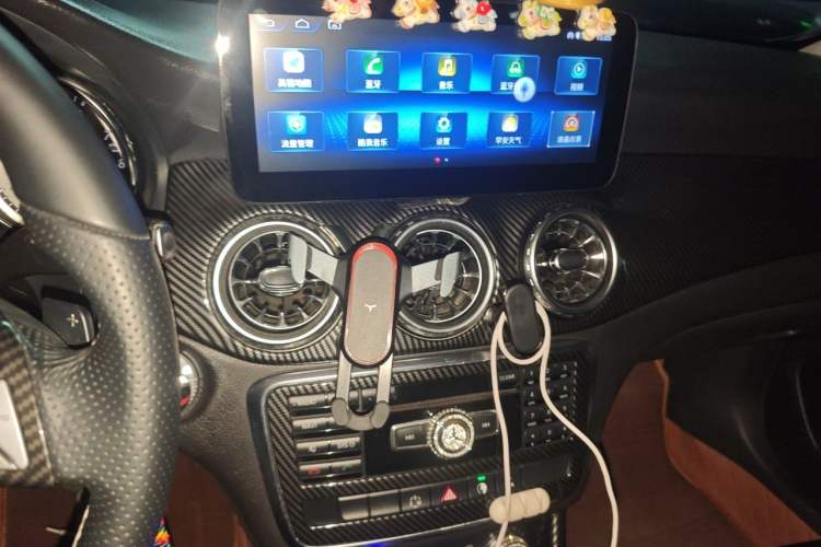 Used Mercedes-Benz GLA 2015 GLA 200 Sport Edition Audio And AC Panel