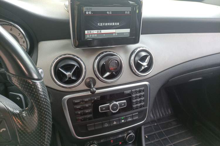 Used Mercedes-Benz GLA 2015 GLA 200 Audio And AC Panel