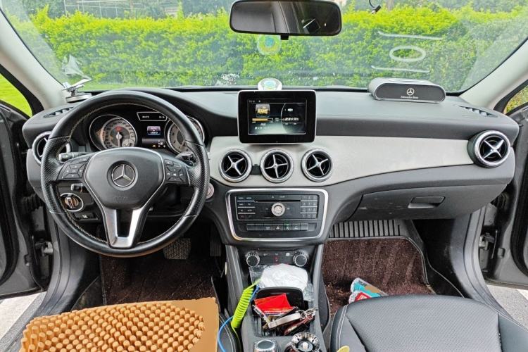 Used Mercedes-Benz GLA 2015 GLA 200 Fashion Model Center Console