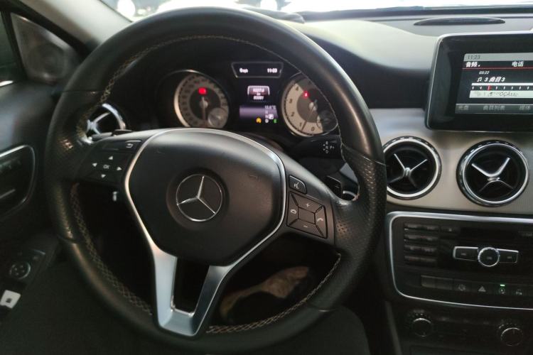 Used Mercedes-Benz GLA 2015 GLA 200 Center Console