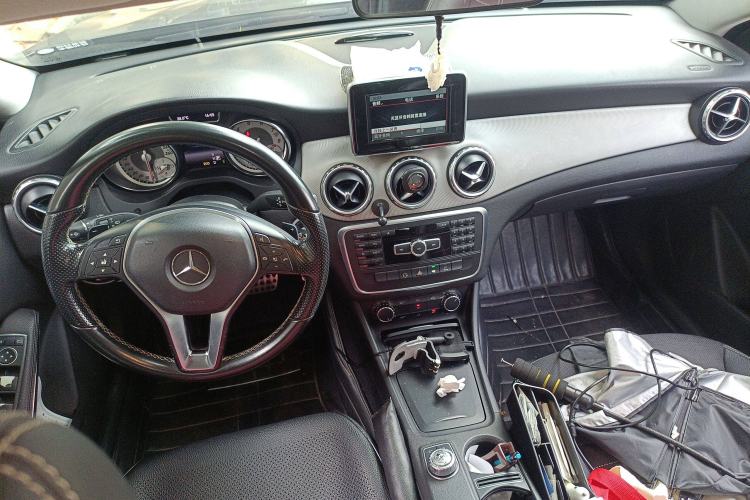 Used Mercedes-Benz GLA 2015 GLA 200 Center Console