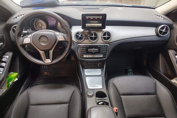 Used Mercedes-Benz GLA 2015 GLA 200 Fashion Model Center Console
