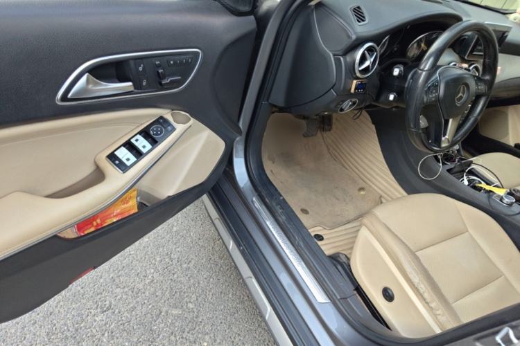 Used Mercedes-Benz GLA 2015 GLA 200 Fashion Model Driver Seat