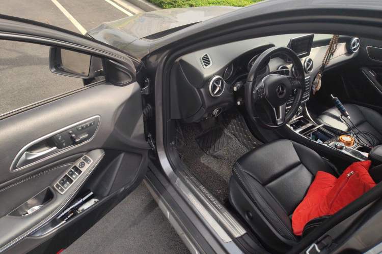 Used Mercedes-Benz GLA 2015 GLA 220 4MATIC Fashion Model Driver Seat