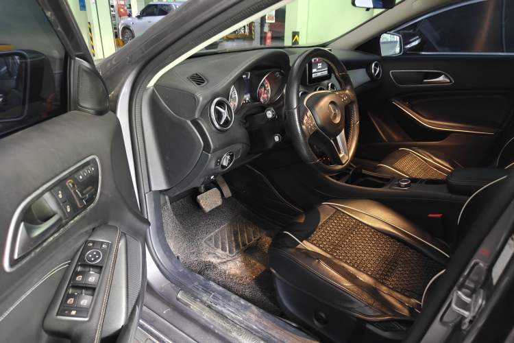 Used Mercedes-Benz GLA 2015 GLA 200 Fashion Model Driver Seat
