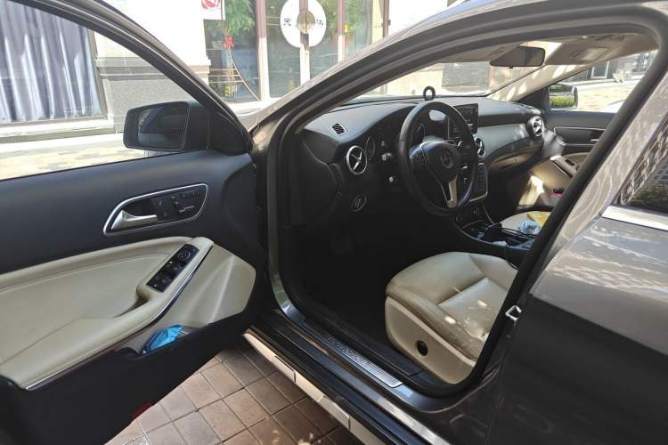 Used Mercedes-Benz GLA 2015 GLA 200 Fashion Model Driver Seat