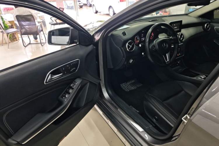 Used Mercedes-Benz GLA 2015 GLA 200 Fashion Model Driver Seat