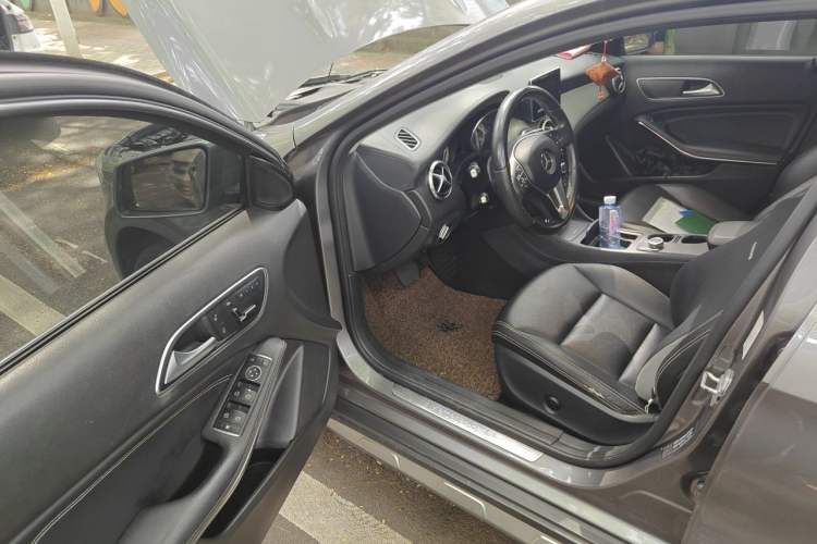 Used Mercedes-Benz GLA 2015 GLA 220 4MATIC Fashion Model Driver Seat