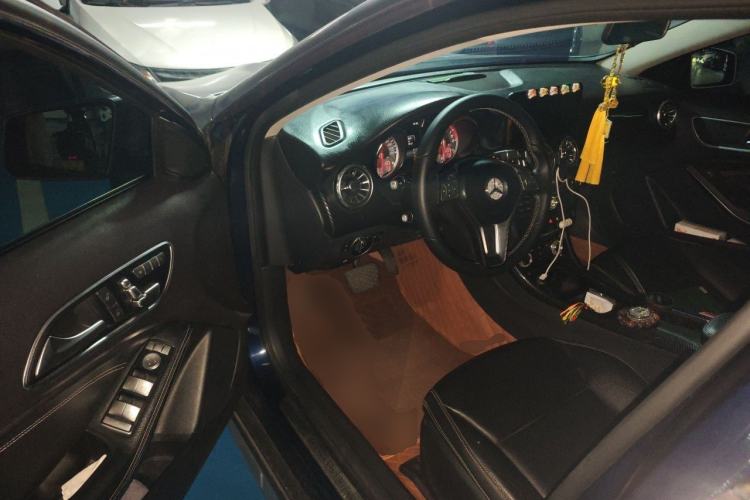 Used Mercedes-Benz GLA 2015 GLA 200 Sport Edition Driver Seat