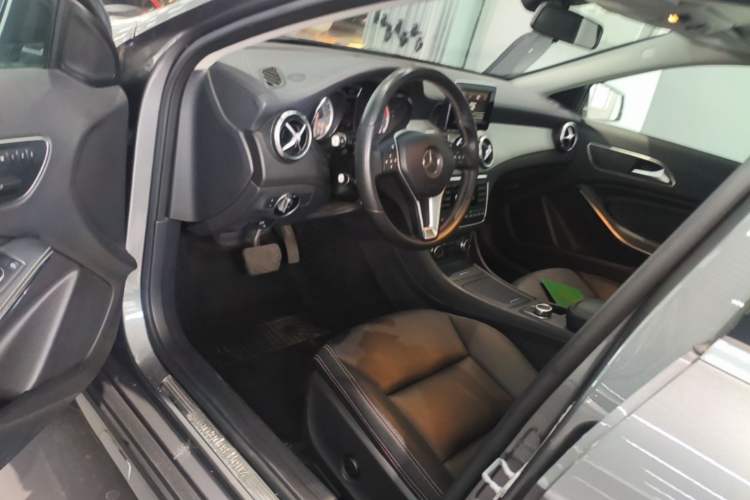 Used Mercedes-Benz GLA 2015 GLA 220 4MATIC Fashion Model Driver Seat