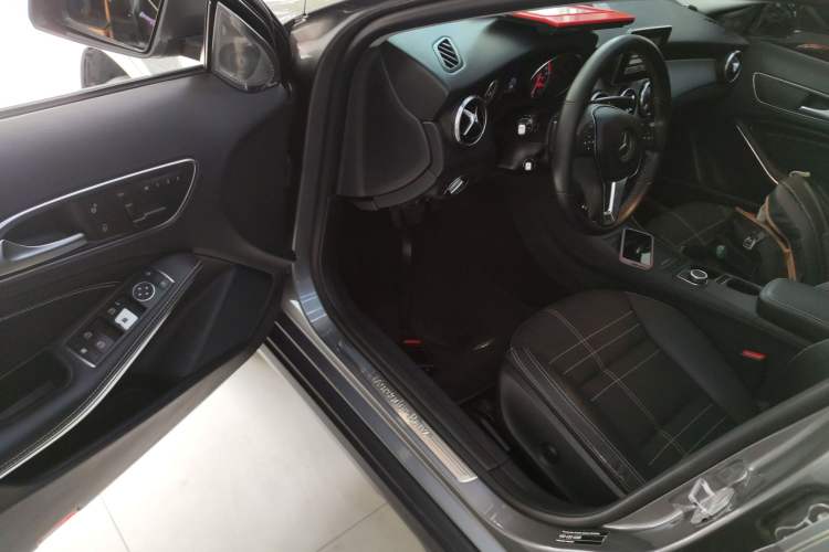Used Mercedes-Benz GLA 2015 GLA 200 Driver Seat