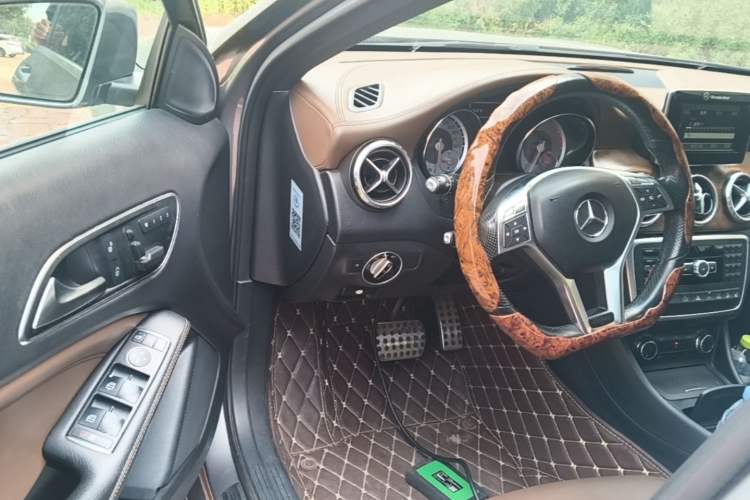 Used Mercedes-Benz GLA 2015 GLA 260 4MATIC Driver Seat