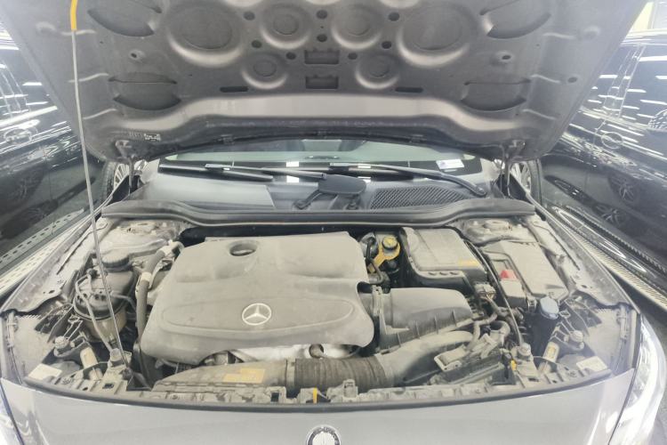 Used Mercedes-Benz GLA 2015 GLA 220 4MATIC Fashion Model Engine Bay