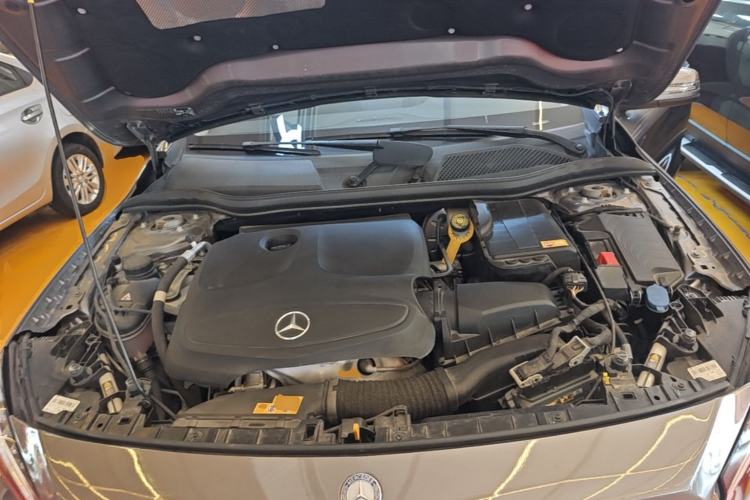 Used Mercedes-Benz GLA 2015 GLA 220 4MATIC Luxury Model Engine Bay