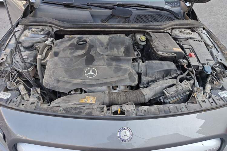 Used Mercedes-Benz GLA 2015 GLA 260 4MATIC Sport Edition Engine Bay