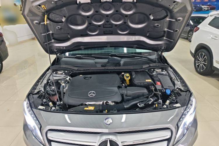 Used Mercedes-Benz GLA 2015 GLA 200 Fashion Model Engine Bay