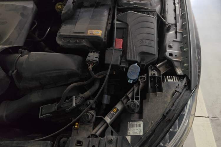 Used Mercedes-Benz GLA 2015 GLA 200 Fashion Model Engine Bay Left