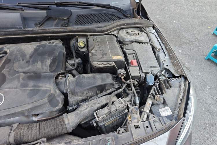 Used Mercedes-Benz GLA 2015 GLA 260 4MATIC Sport Edition Engine Bay Left