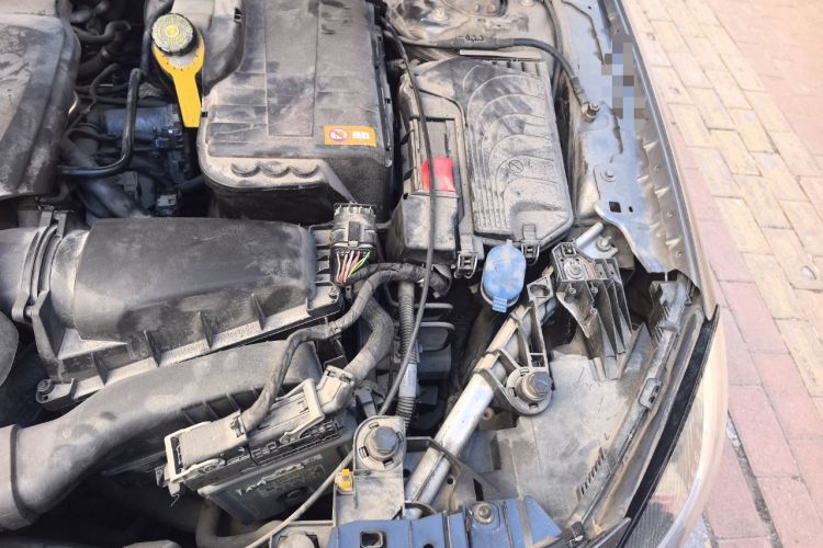 Used Mercedes-Benz GLA 2015 GLA 200 Sport Edition Engine Bay Left
