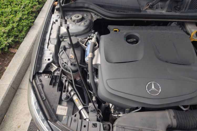 Used Mercedes-Benz GLA 2015 GLA 220 4MATIC Fashion Model Engine Bay Right