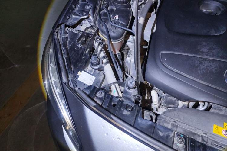 Used Mercedes-Benz GLA 2015 GLA 200 Sport Edition Engine Bay Right
