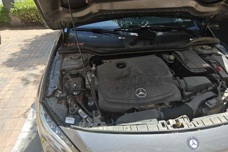 Used Mercedes-Benz GLA 2015 GLA 200 Fashion Model Engine Bay Right
