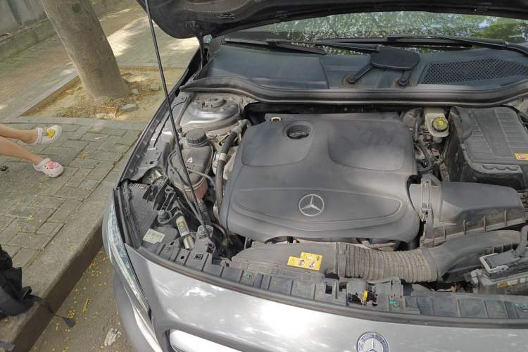 Used Mercedes-Benz GLA 2015 GLA 220 4MATIC Fashion Model Engine Bay Right