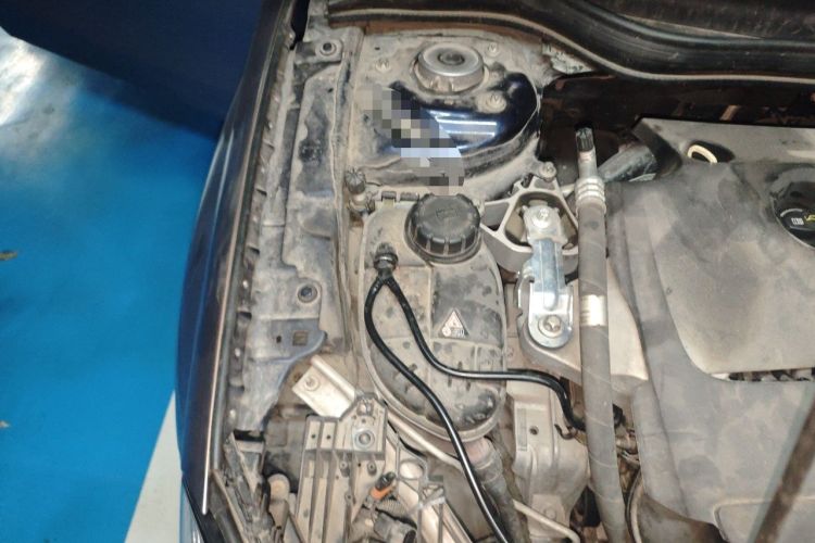 Used Mercedes-Benz GLA 2015 GLA 200 Sport Edition Engine Bay Right