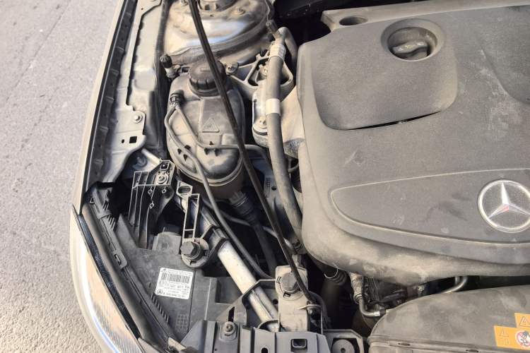 Used Mercedes-Benz GLA 2015 GLA 200 Sport Edition Engine Bay Right