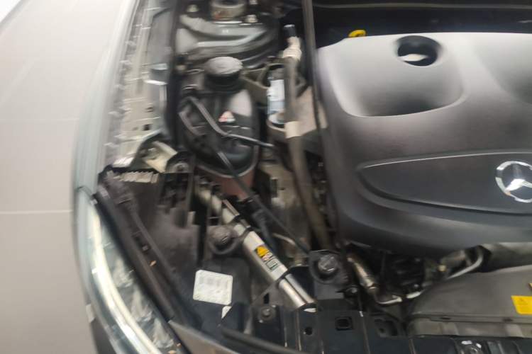 Used Mercedes-Benz GLA 2015 GLA 220 4MATIC Fashion Model Engine Bay Right