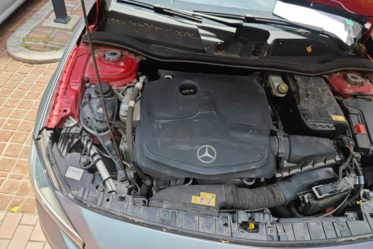 Used Mercedes-Benz GLA 2015 GLA 200 Sport Edition Engine Bay Right